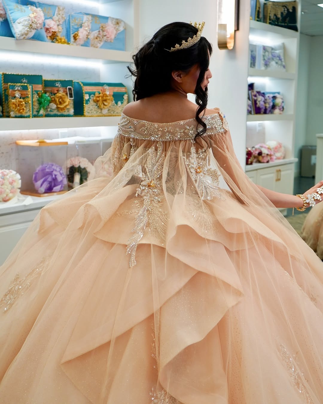 HE145 - Vestidos de quinceañera color champán para dulces 16, hermosos vestidos de fiesta de cumpleaños con apliques de encaje de tul y cuentas.