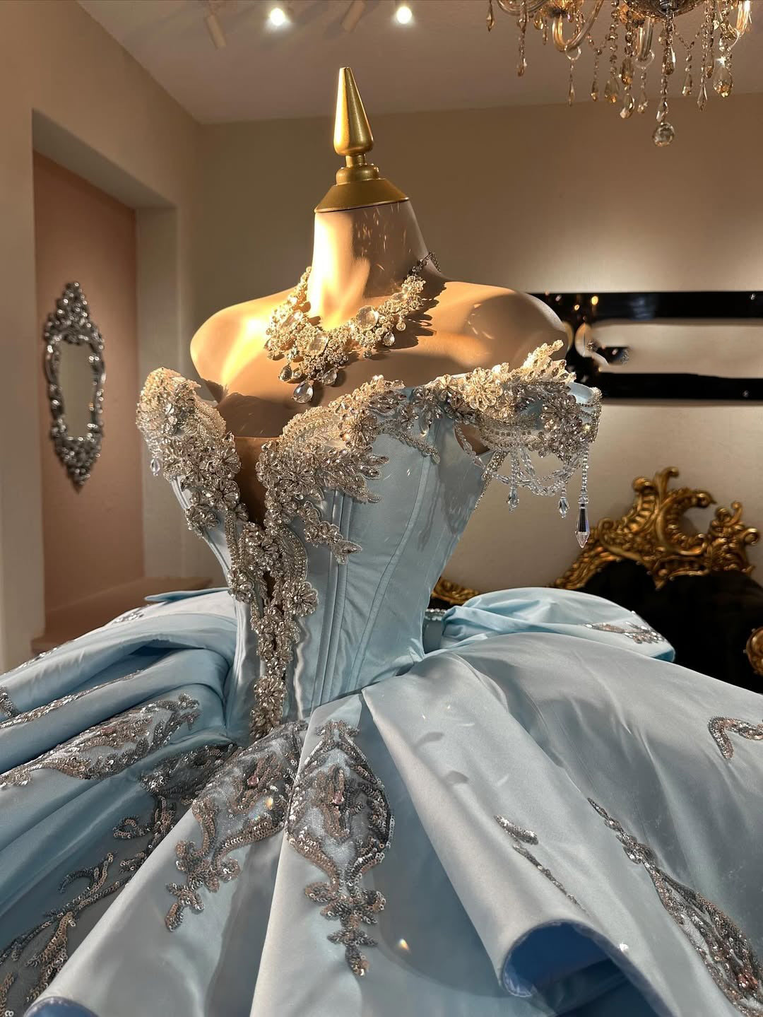 Off Shoulder Sweet 16 Quinceanera Dresses Tulle Beaded Prom Party Dresses HE440