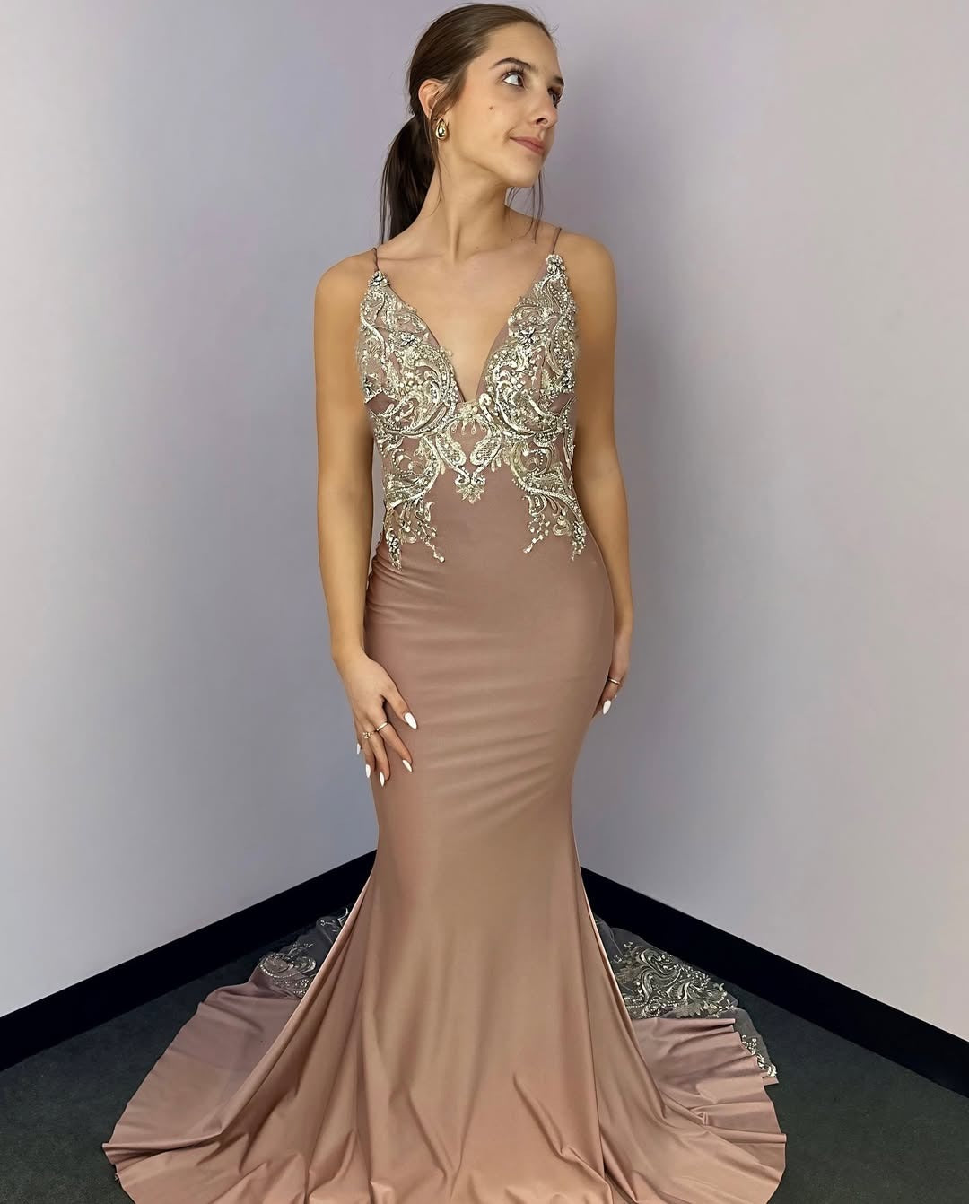 Mermaid Satin Lace Appliqued Prom Dresses V Neck Evening Gowns for Women HE340