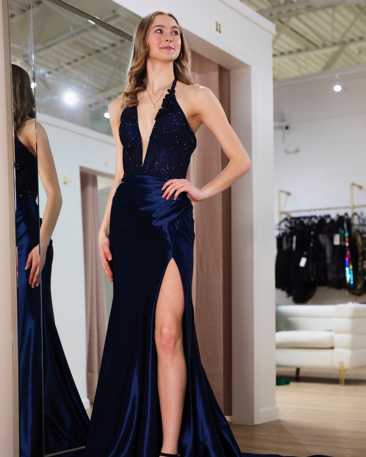 V Neck Evening Dresses Long Mermaid Satin Lace Beaded Prom Gowns HE272