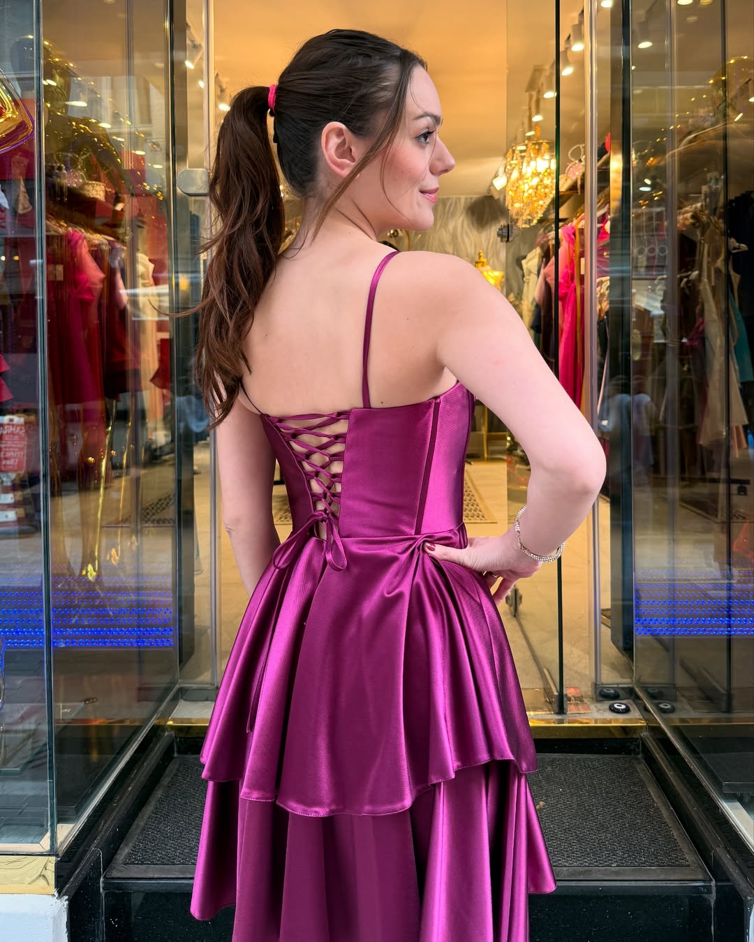 Vestidos de fiesta de graduación con escote en forma de corazón y satén con corsé HE409