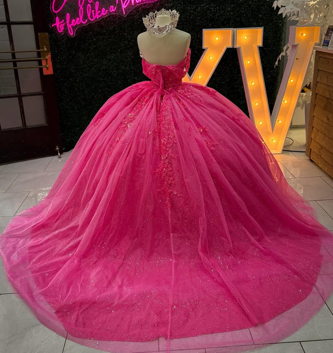 Off Shoulder Quinceanera Dresses Glittery Tulle Appliques Sweet 16 Party Gowns HE312