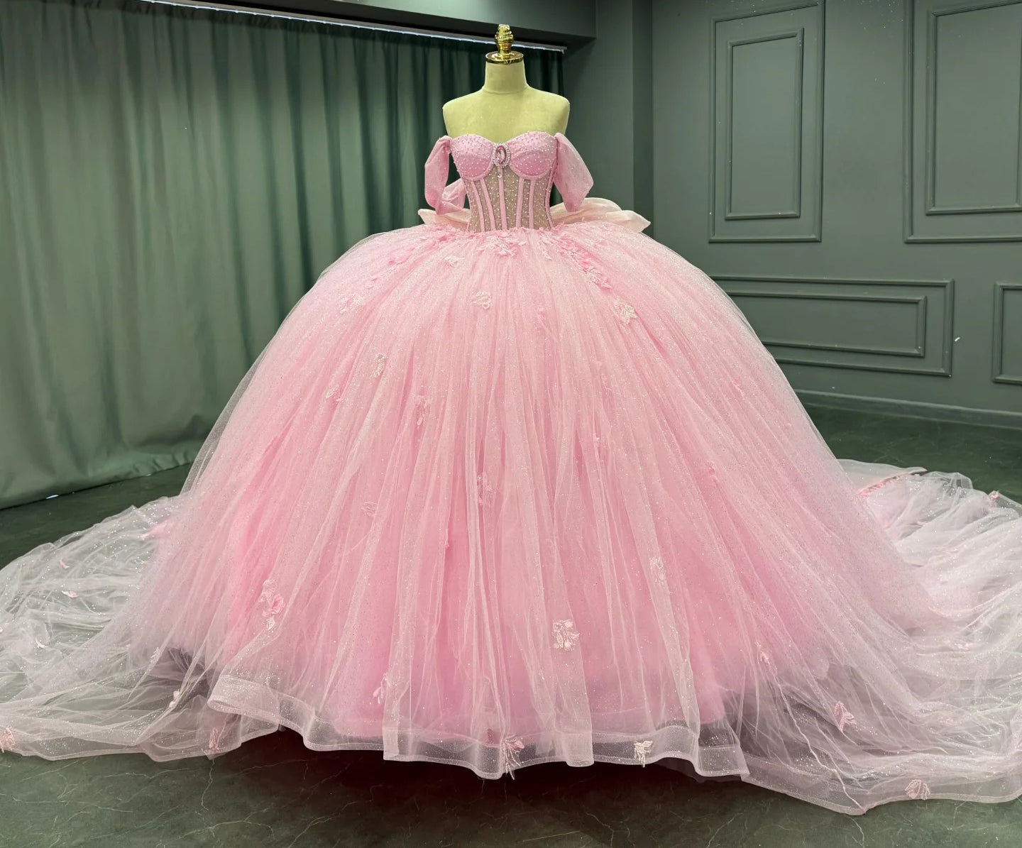 Princess Quinceanera Dresses Tulle Appliques Pink Sweet 16 Party Dress HE425