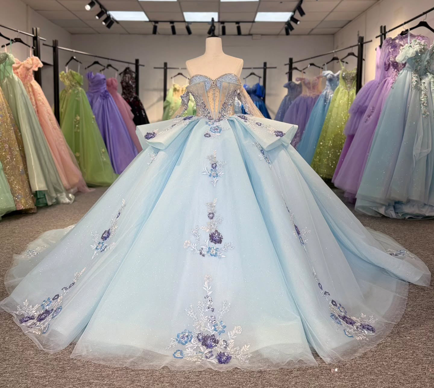 HE275 - Vestido de quinceañera azul cielo con hombros descubiertos, corte princesa, tul, apliques de encaje, para fiesta de dulces 16