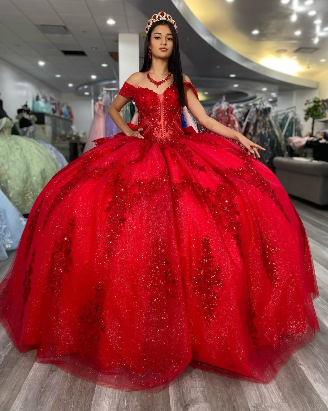 Princess Red Quinceanera Dresses Ball Gown Lace Appliques Sweet 16 Party Gowns HE526