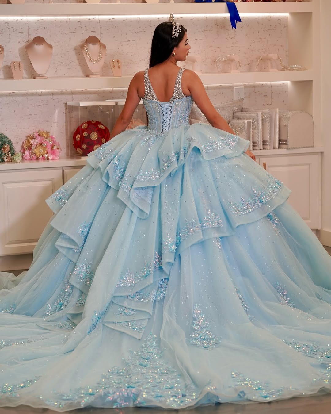 HE319-Vestido de quinceañera de tul azul cielo brillante con escote en V, estilo princesa, para fiesta de cumpleaños y graduación.