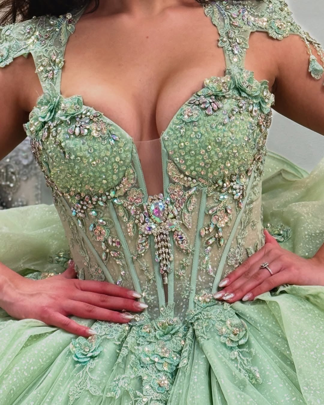 HE317-Vestido de quinceañera estilo princesa con volantes de tul verde y encaje para fiesta de graduación, vestidos de novia para cumpleaños de 16 años
