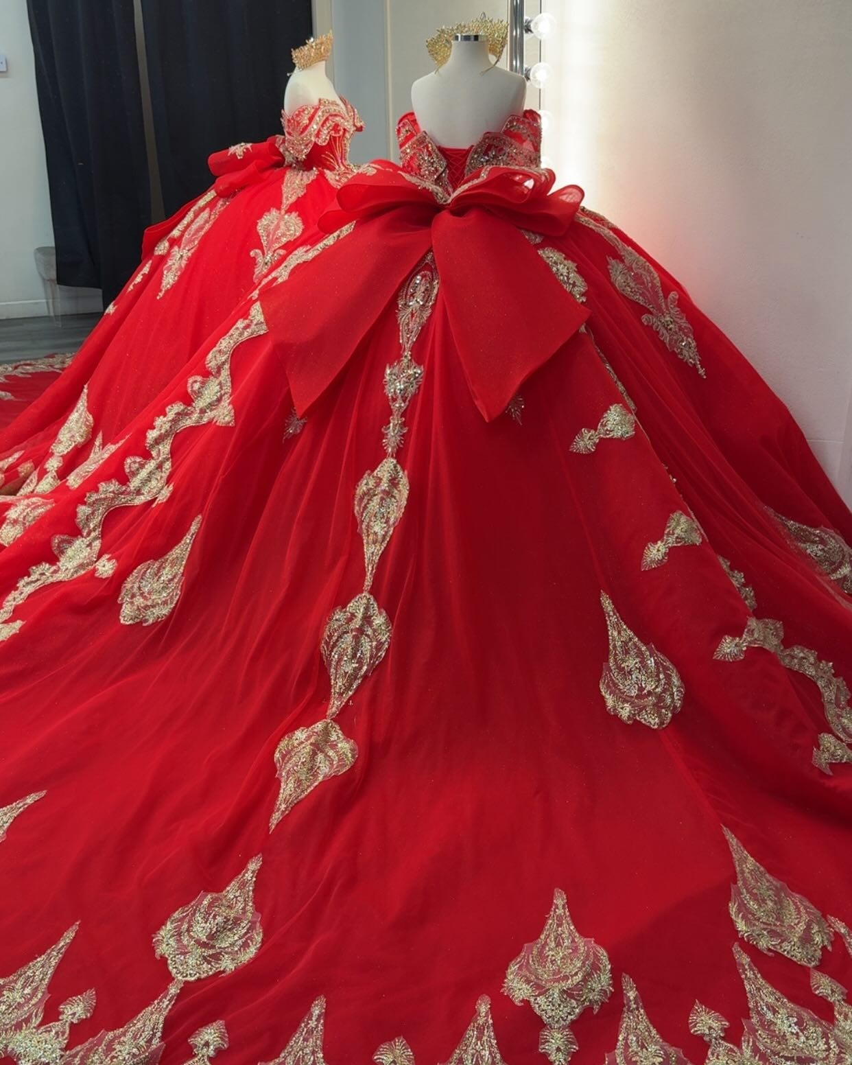 Gorgeous Tulle Lace Beaded Crystal Quinceanera Dresses Red Sweet 16 Birthday Party Gown HE934