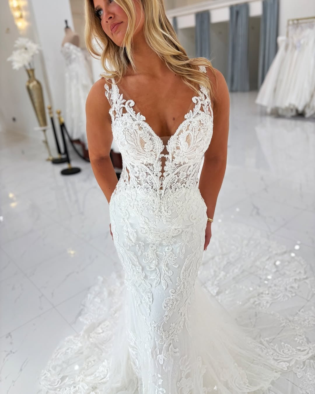 Mermaid Tulle Lace Appliqued V Neck Beach Wedding Dresses for Women HE799