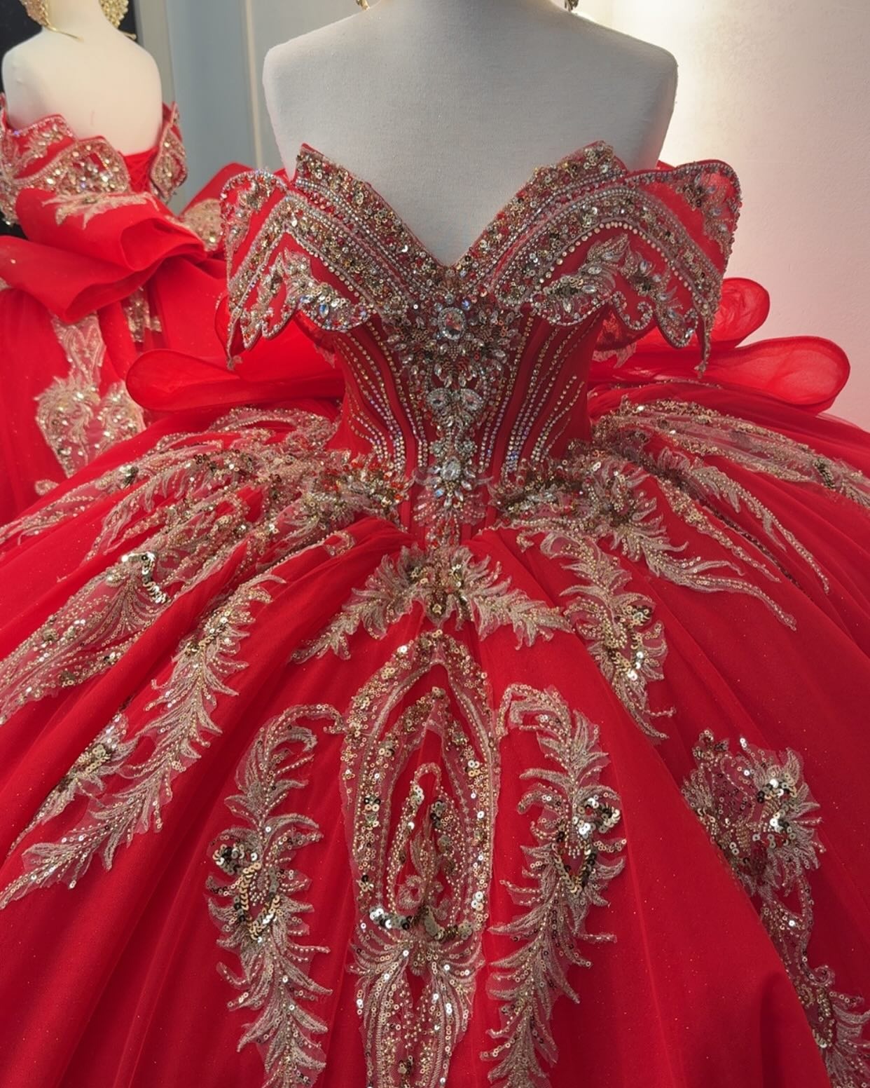 Gorgeous Tulle Lace Beaded Crystal Quinceanera Dresses Red Sweet 16 Birthday Party Gown HE934