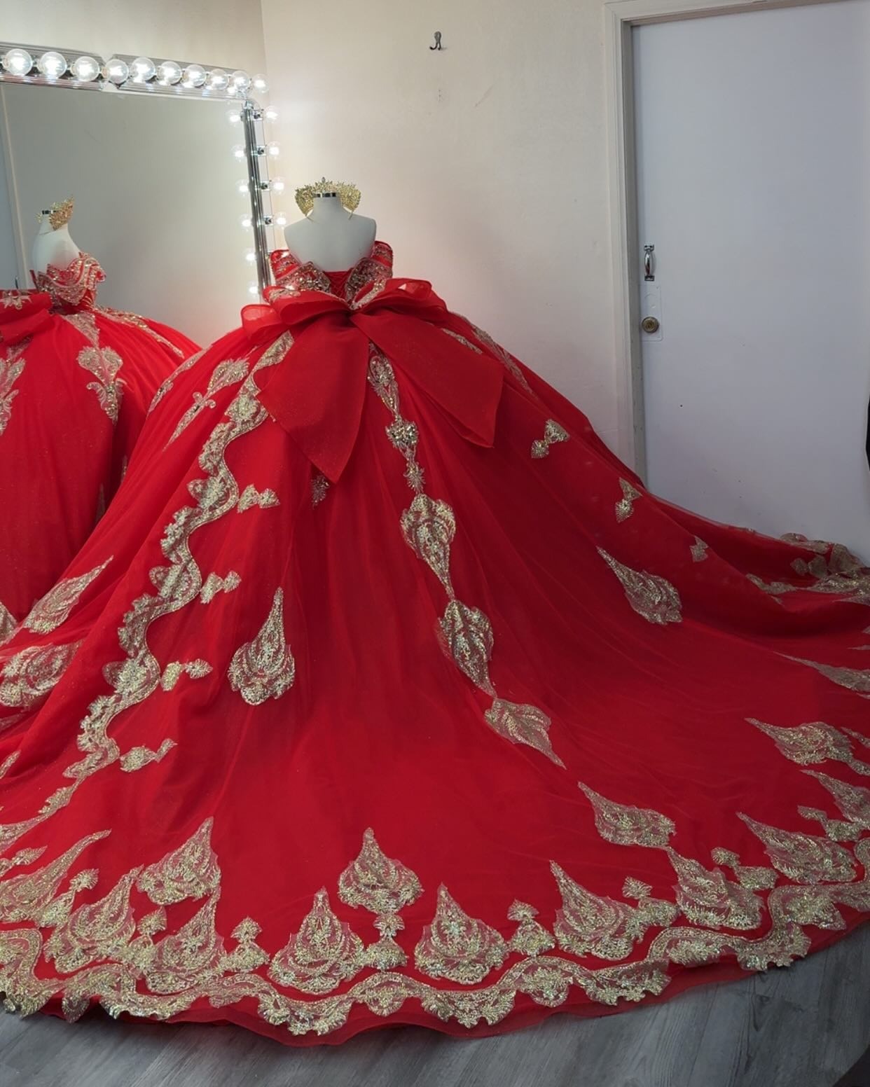 Gorgeous Tulle Lace Beaded Crystal Quinceanera Dresses Red Sweet 16 Birthday Party Gown HE934