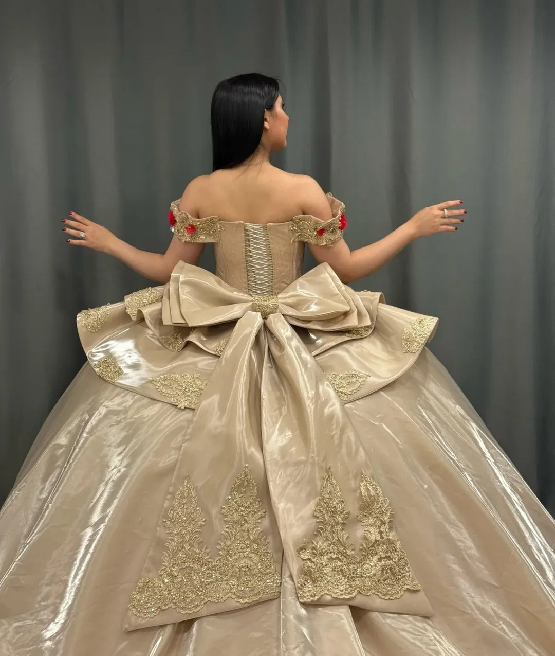 Vestidos de quinceañera dorados, vestido de baile, apliques de tul, vestidos de fiesta de cumpleaños para dulces 16, HE420