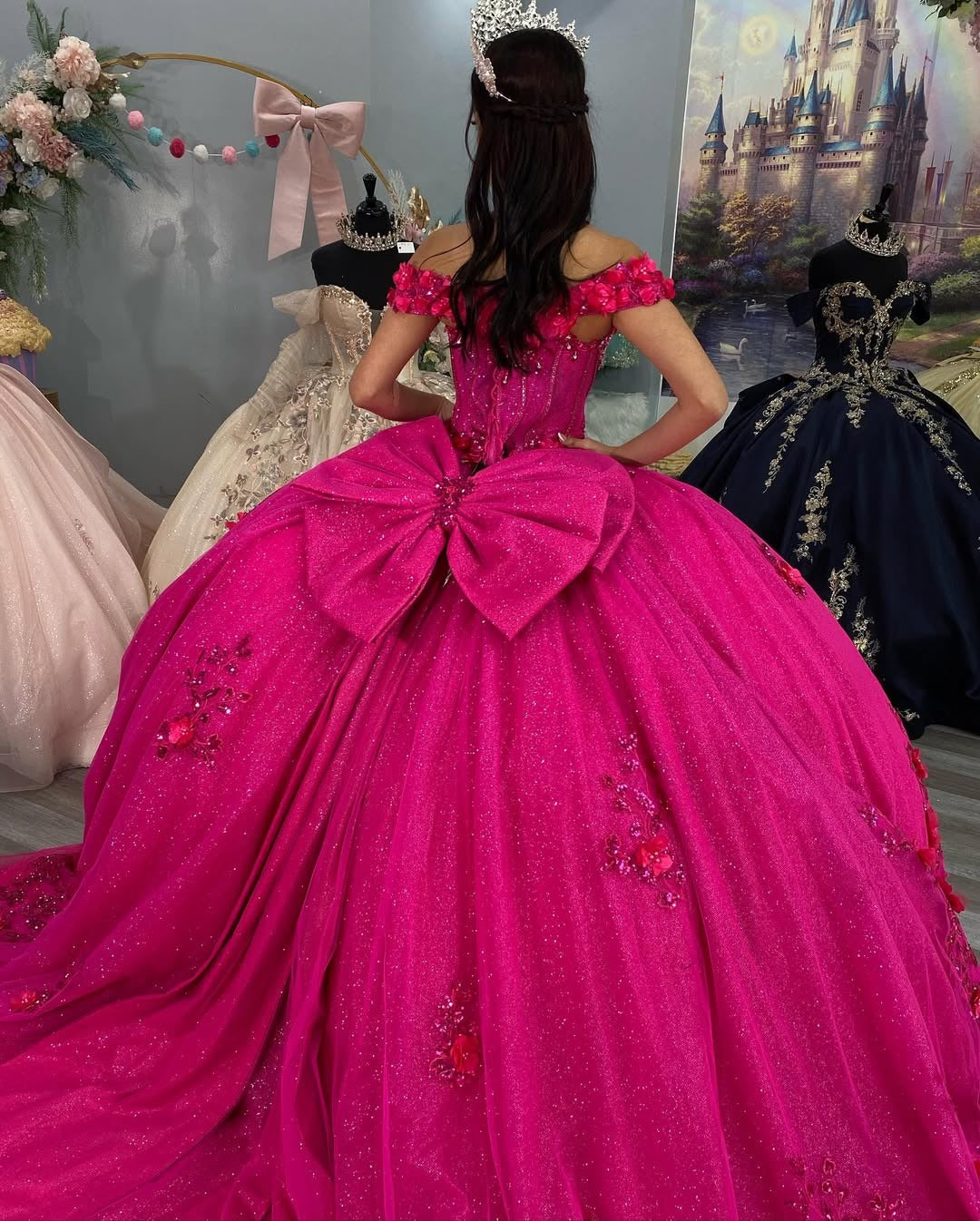 Vestidos de quinceañera fucsia con tul brillante y flores 3D HE518