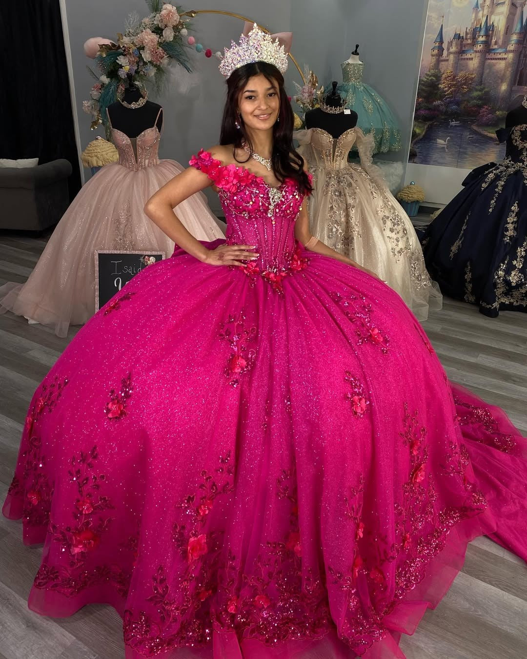Vestidos de quinceañera fucsia con tul brillante y flores 3D HE518