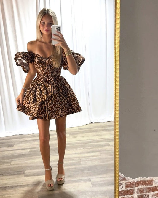 Off Shoulder Sleeveless A Line Sweetheart Homecoming Dresses HE545