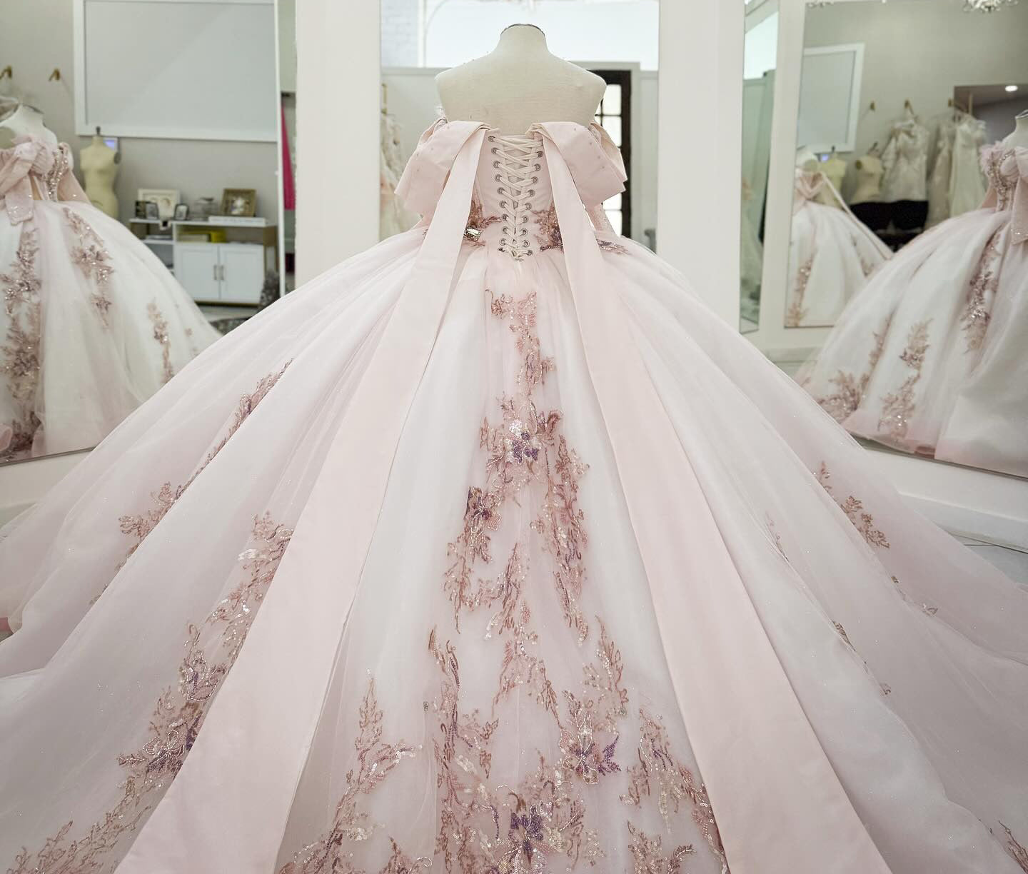Ball Gown Tulle Appliqued Off Shoulder Quinceanera Dresses for Sweet 16 HE825
