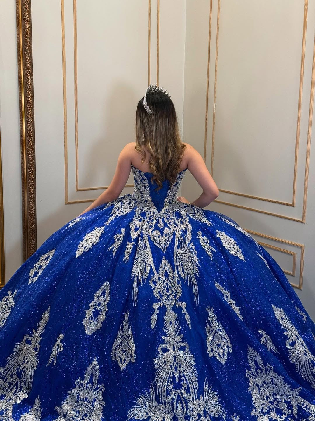 Vestidos de quinceañera con escote corazón, tul, apliques y cuentas, HE529