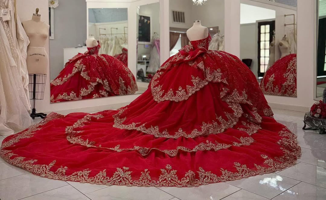 Princess Ball Gown V Neck Lace Appliqued Red Quinceanera Dresses with Ruffles HE684