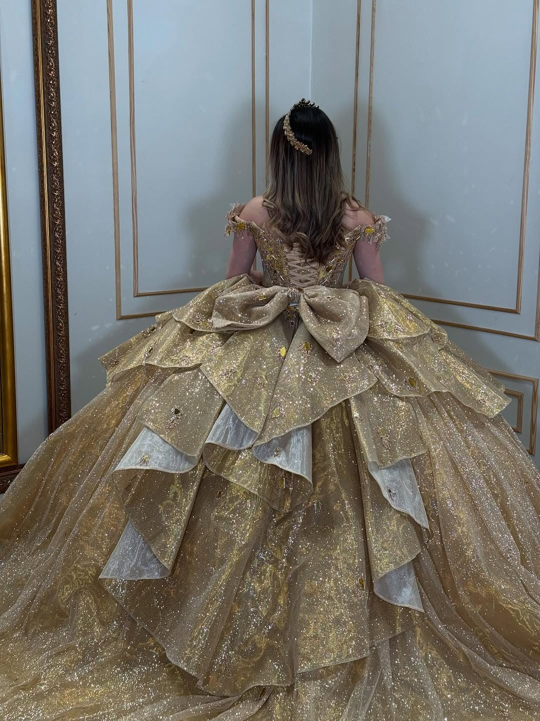 Off Shoulder Gold Luxury Tulle Applique Beaded Quinceanera Dresses for Sweet 16 HE767