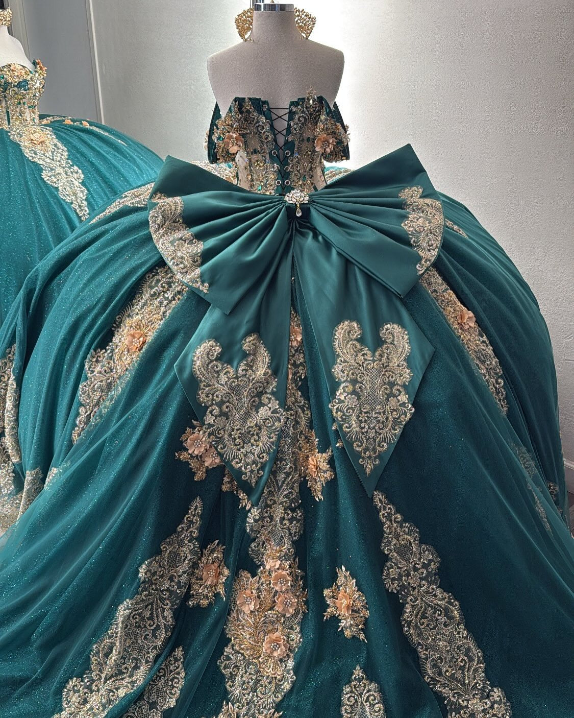 Luxury Tulle Lace Beaded Off Shoulder Princess Quinceanera Dresses for Birthday Party HE932