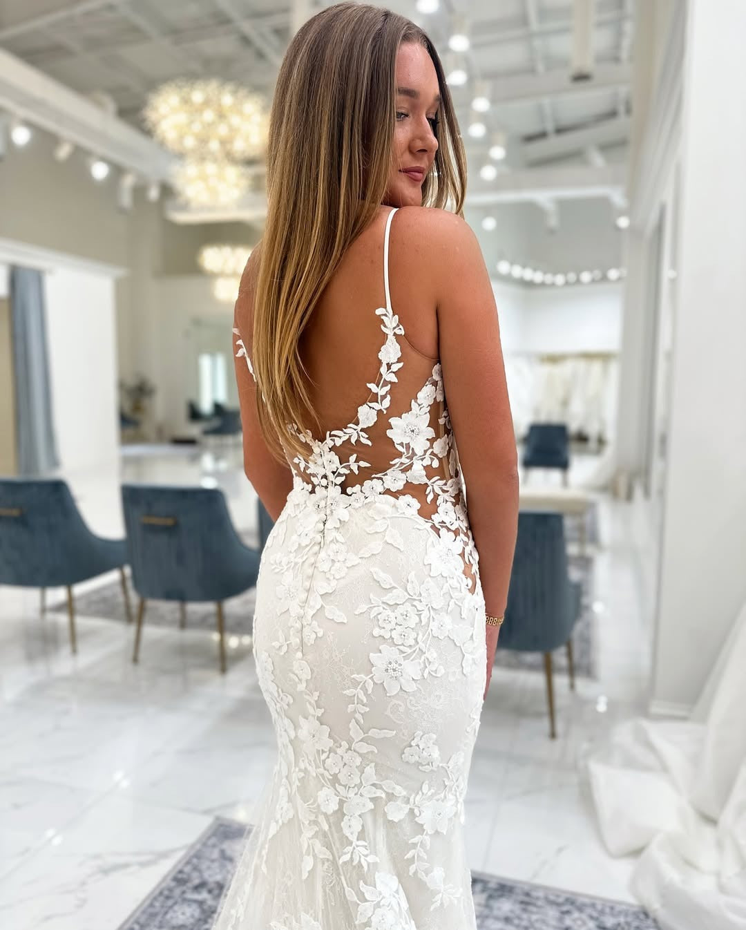 Mermaid V Neck Tulle Lace Appliqued Backless Wedding Dresses for Bride HE806