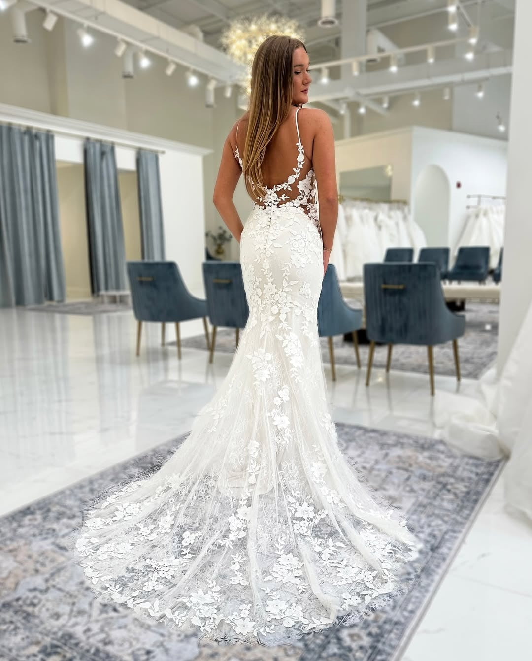 Mermaid V Neck Tulle Lace Appliqued Backless Wedding Dresses for Bride HE806