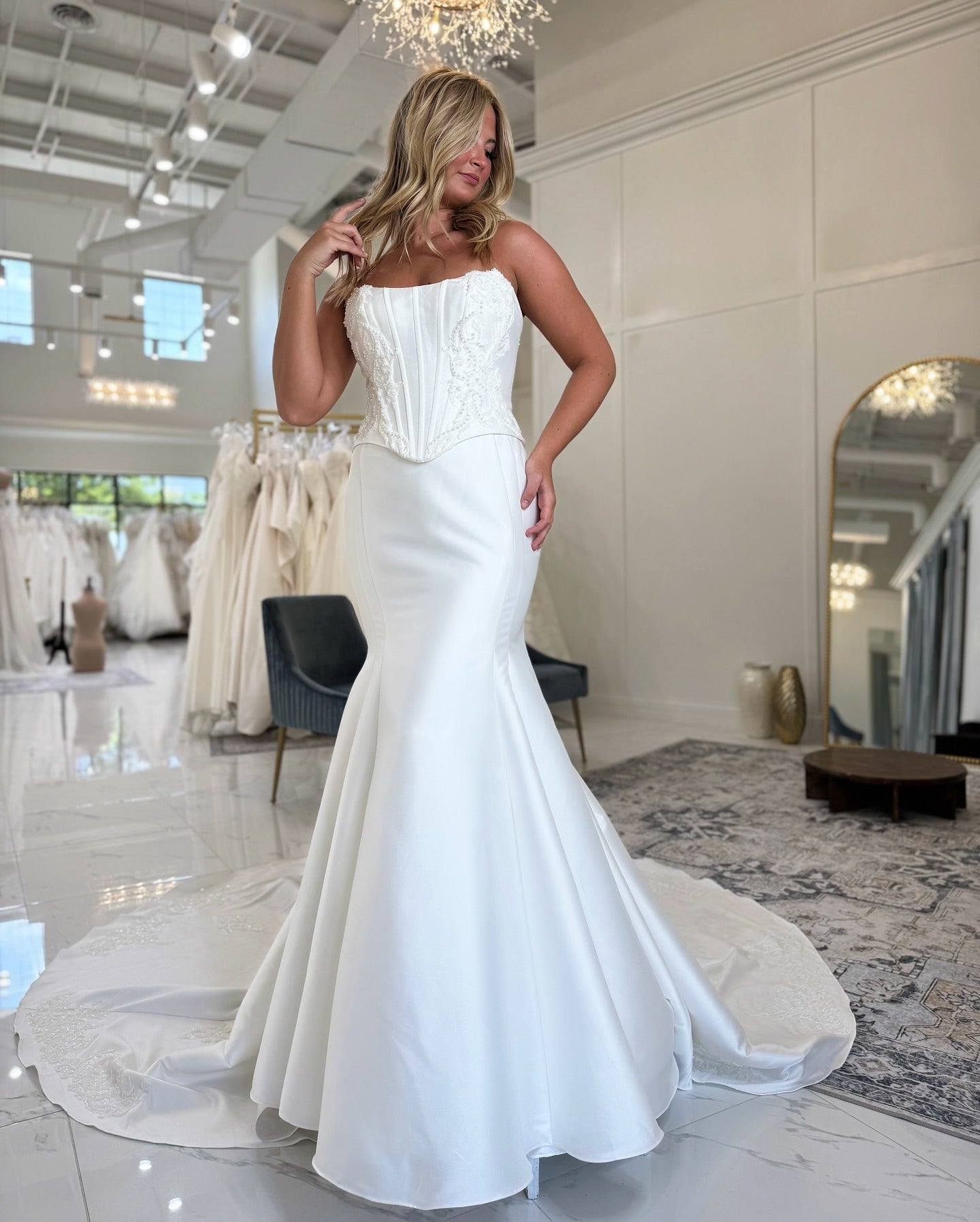 Mermaid White Satin Lace Appliqued Corset Strapless Wedding Dresses for Bride HE805