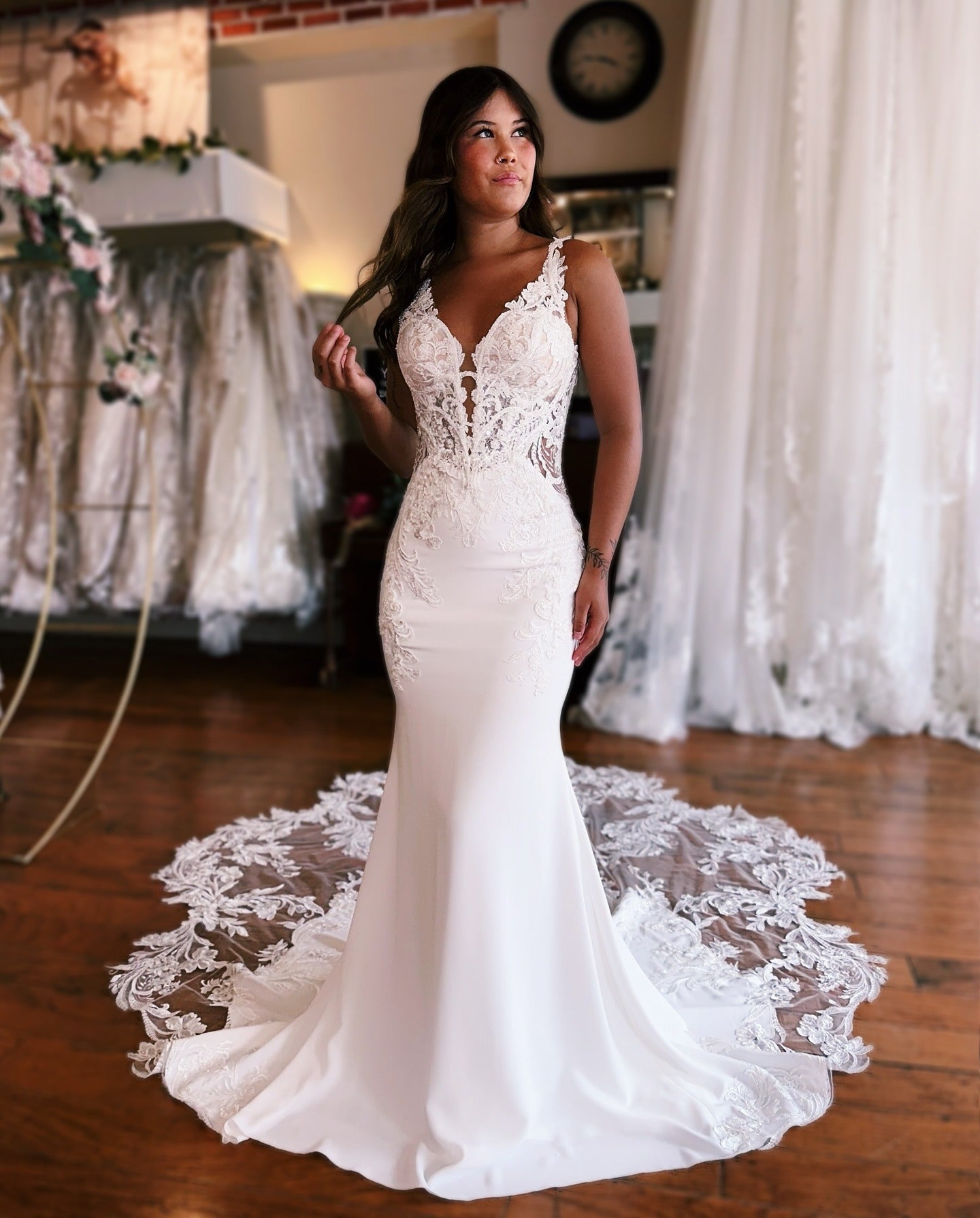 Mermaid Satin Lace V Neck Beach Wedding Gowns Bridal White Wedding Dresses HE828