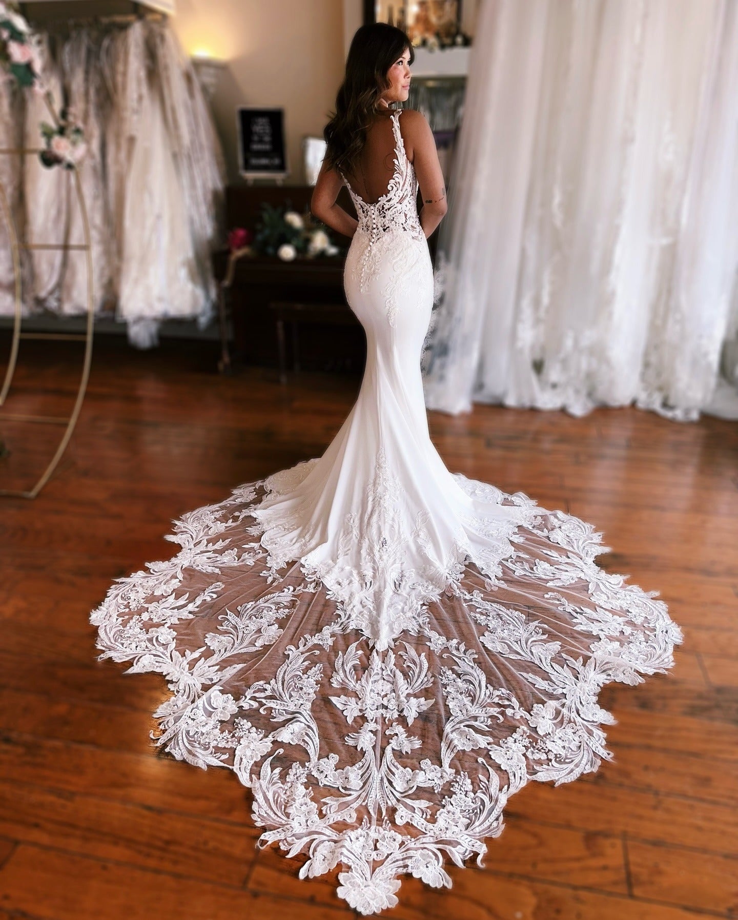 Mermaid Satin Lace V Neck Beach Wedding Gowns Bridal White Wedding Dresses HE828