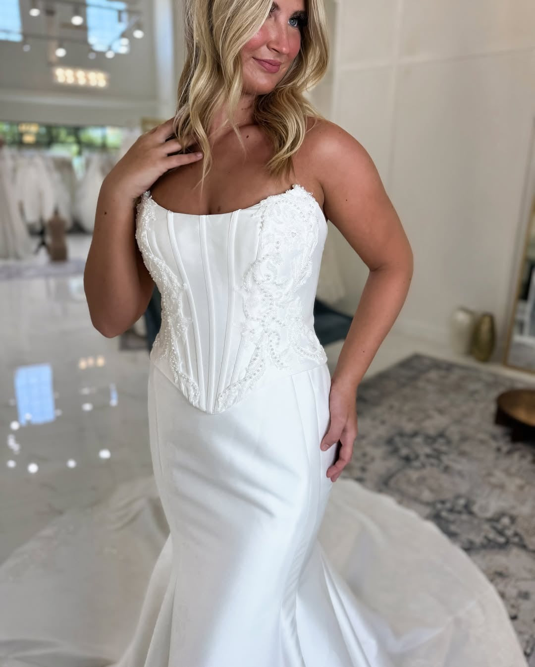 Mermaid White Satin Lace Appliqued Corset Strapless Wedding Dresses for Bride HE805