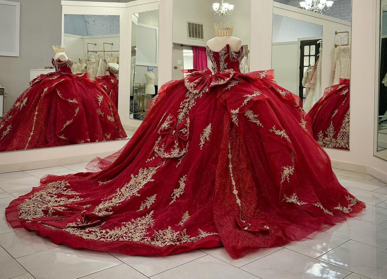 Princess Ball Gown Tulle Appliqued Beaded Sweet 16 Red Quinceanera Dresses HE823