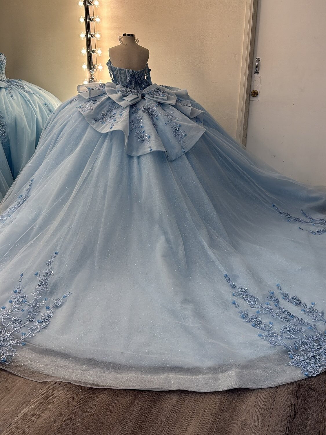 Ball Gown Tulle Lace Beaded Sweet 15 16 Quinceanera Dresses for Birthday Party HE931