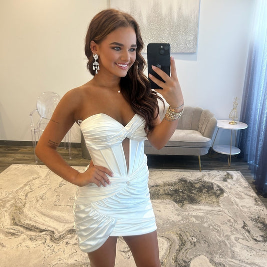 Sweetheart Satin Corset Keyhole Strapless Homecoming Dresses for Juniors HE915