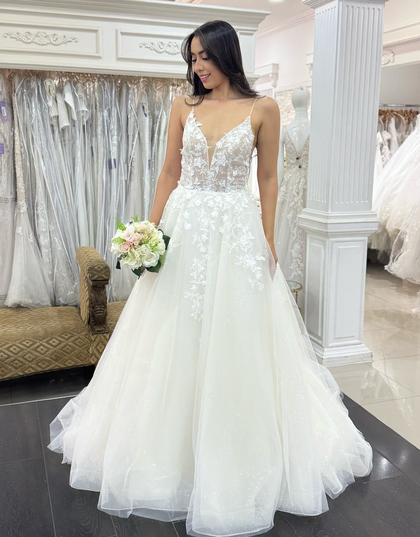 Boho Lace Wedding Dresses for Bride A Line Tulle Appliqued Beach Wedding Gowns HE997