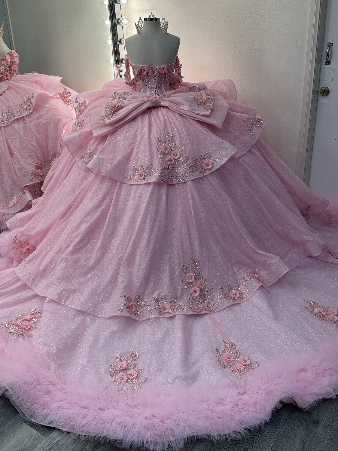 Luxury Tulle Lace Ruffle Beaded Princess Quinceanera Dresses for Sweet 16 HE930