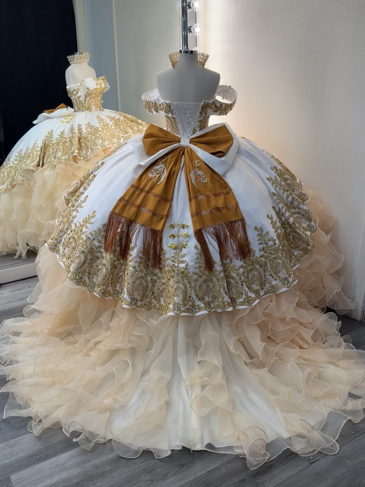 Off Shoulder Champagne Tulle Ruffles Lace Beaded Quinceanera Dresses for Sweet 16 HE933