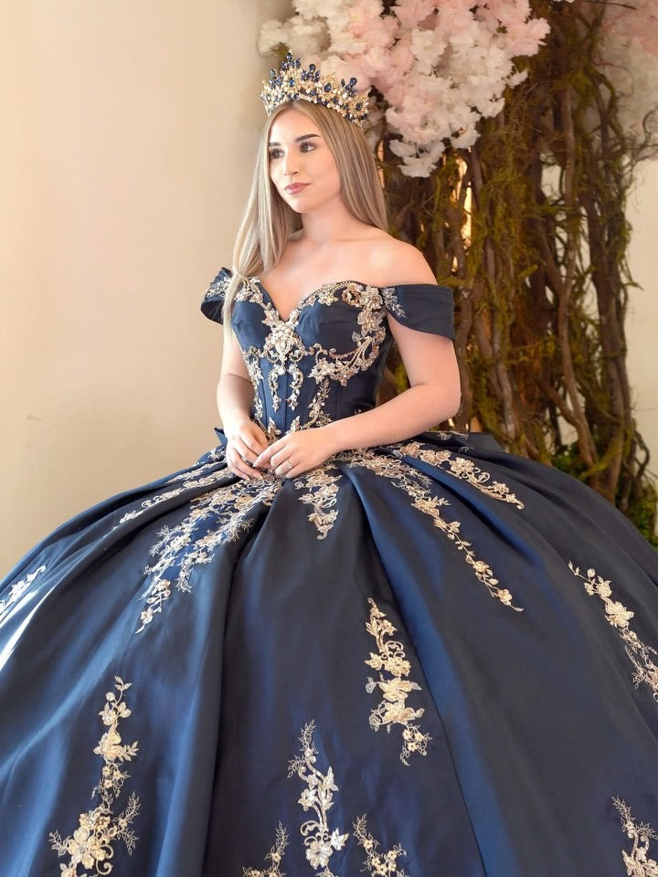 Gorgeous Ball Gown Satin Lace Appliqued Sweet 16 Navy Blue Quinceanera Dresses HE903
