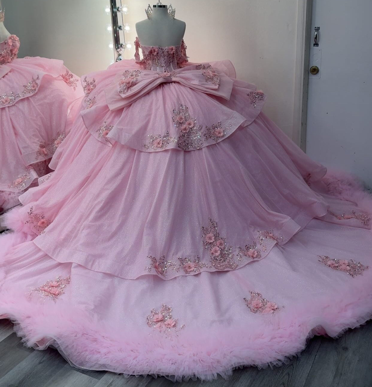 Luxury Tulle Lace Ruffle Beaded Princess Quinceanera Dresses for Sweet 16 HE930
