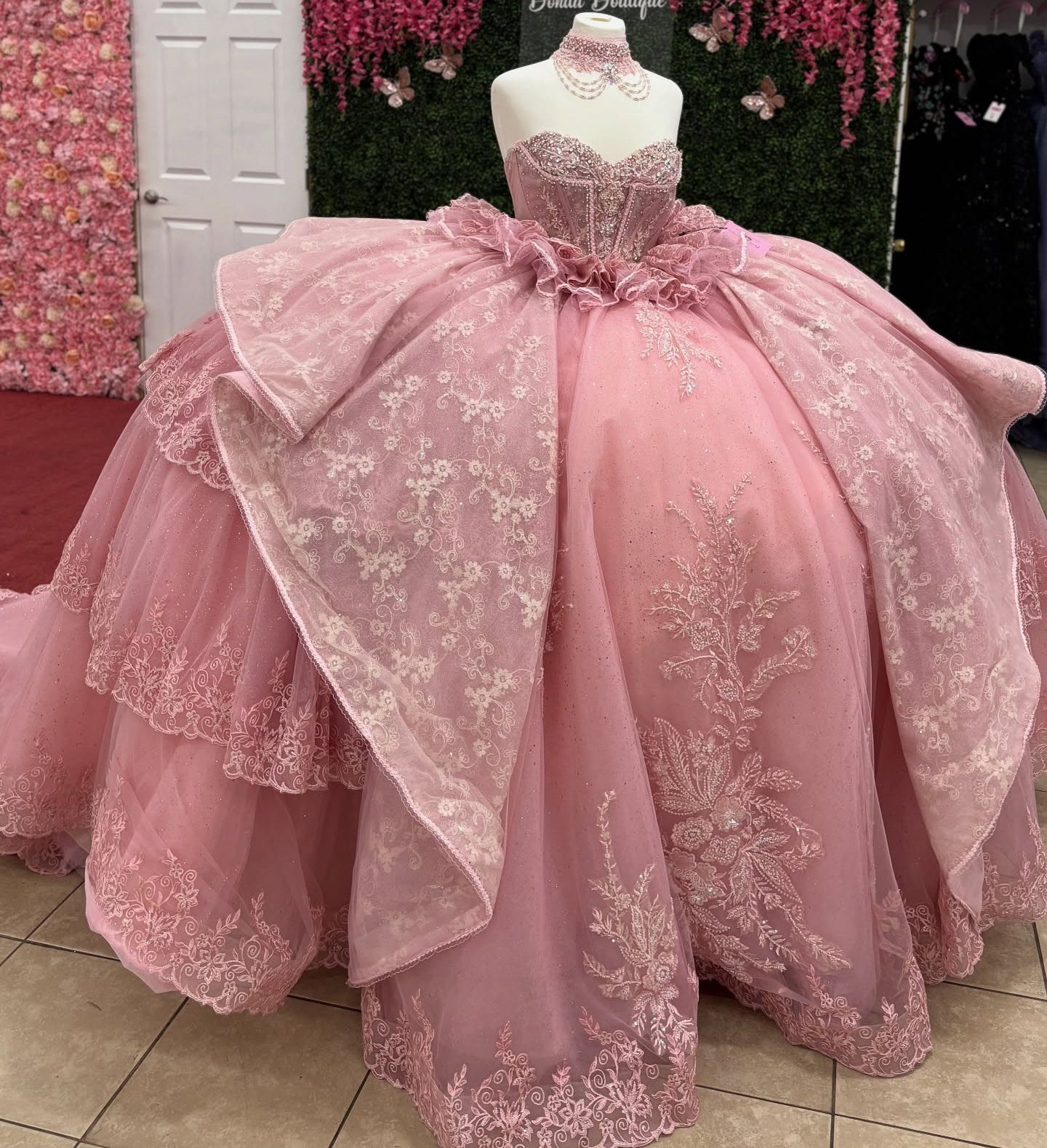 Sweetheart Gorgeous Corset Tulle Lace Beaded Quinceanera Dresses for Sweet 16 HE945