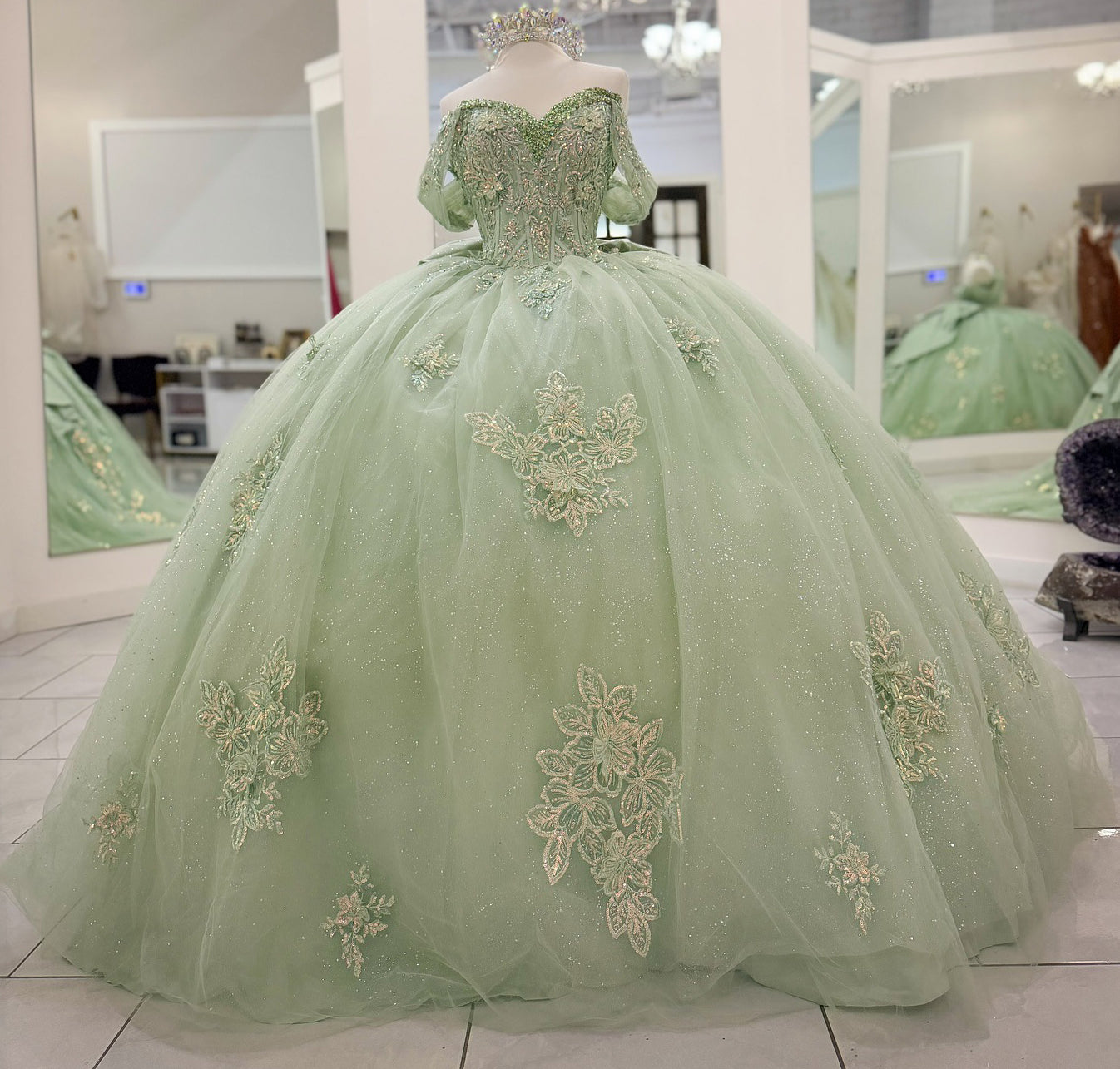 Gorgeous Ball Gown Green Quinceanera Dresses Sweet 16 Tulle Appliqued Birthday Party Gowns HE1070
