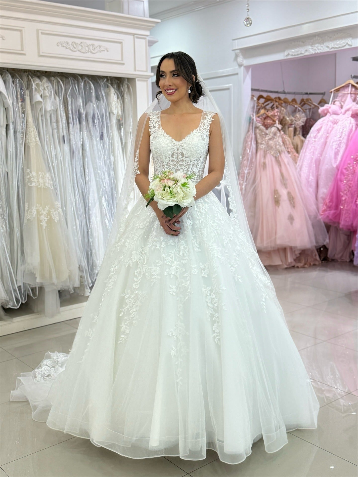 Women's V Neck Wedding Dresses Boho Tulle Lace Appliqued Bridal Wedding Gowns HE1112