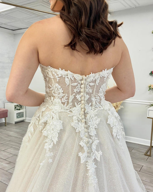 A Line Boho Wedding Dresses Strapless Tulle Lace Beach Bridal Wedding Gowns HE1448