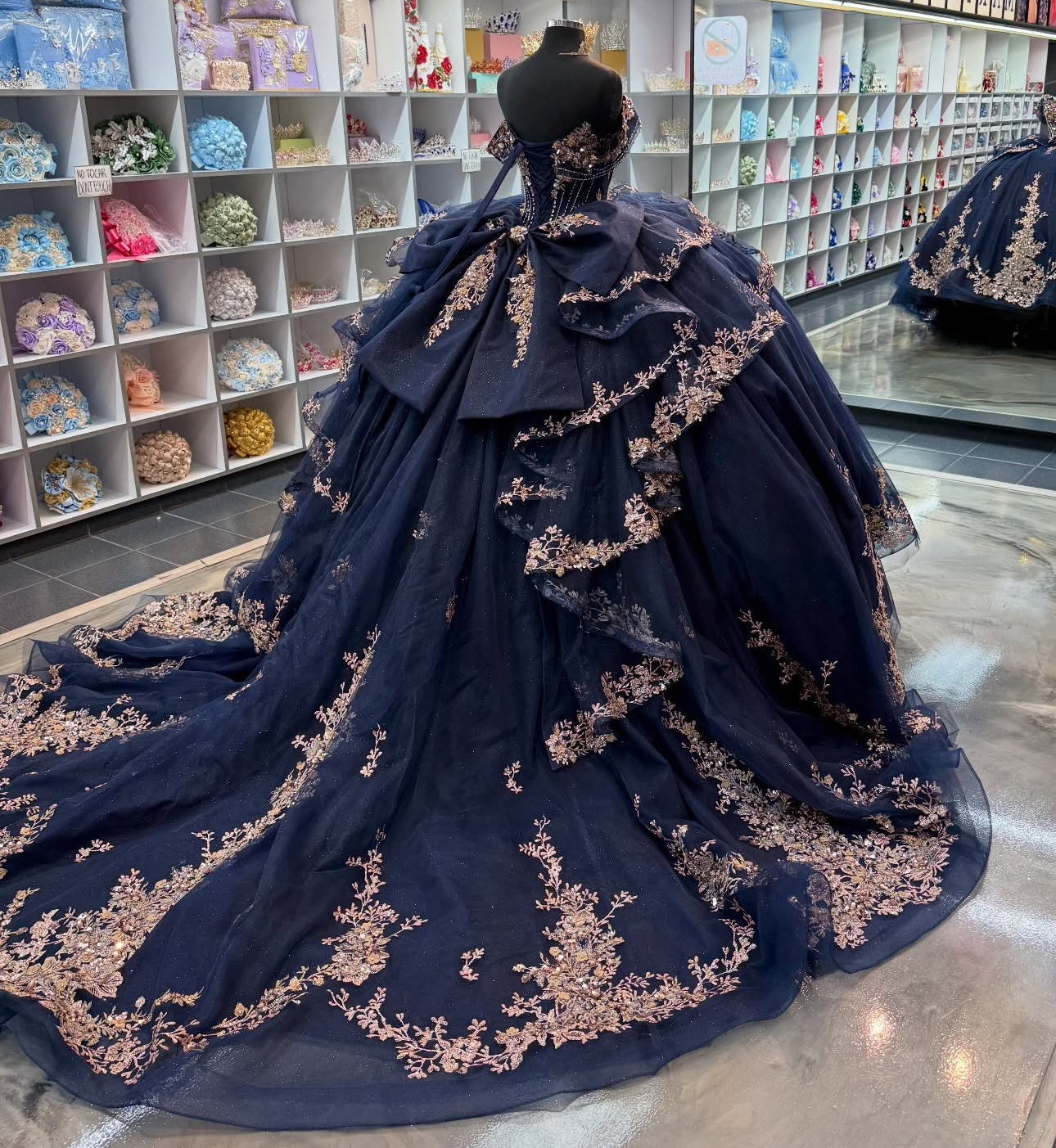 Luxury Lace Crystal Beaded Off Shoulder Quinceanera Dresses for Sweet 15 Party HE1565
