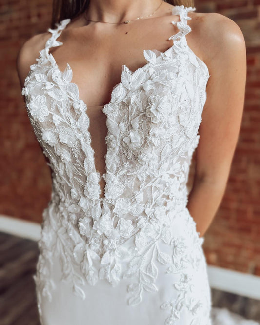 Mermaid Tulle Lace Appliqued V Neck Wedding Dresses 3d Flower Bridal Gowns HE1568