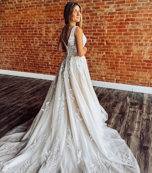 Detachable Long Sleeves Tulle Lace Appliqued Beach A Line Wedding Dress for Bride HE1562