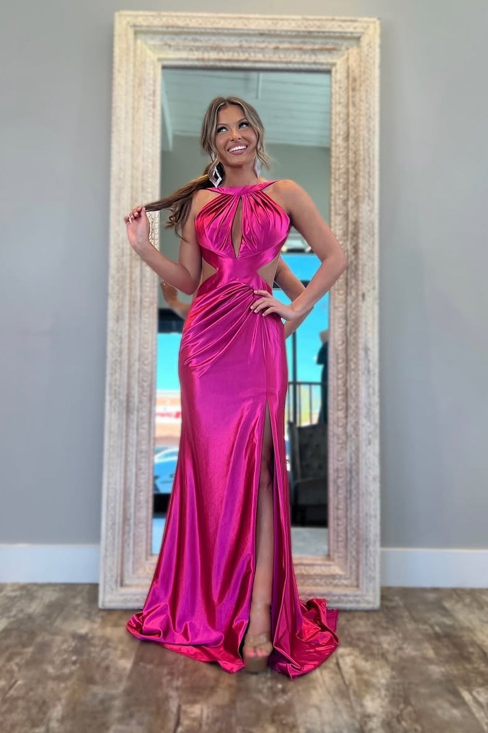 HE033-Sheath Satin Long Prom Dresses with Slit Halter Neck Evening Party Gowns Sexy Backless Formal Dresses for Women