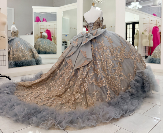 Luxury Lace Crystal Beaded Blue Sweet 16 Quinceanera Dresses with Ruffled HE1606