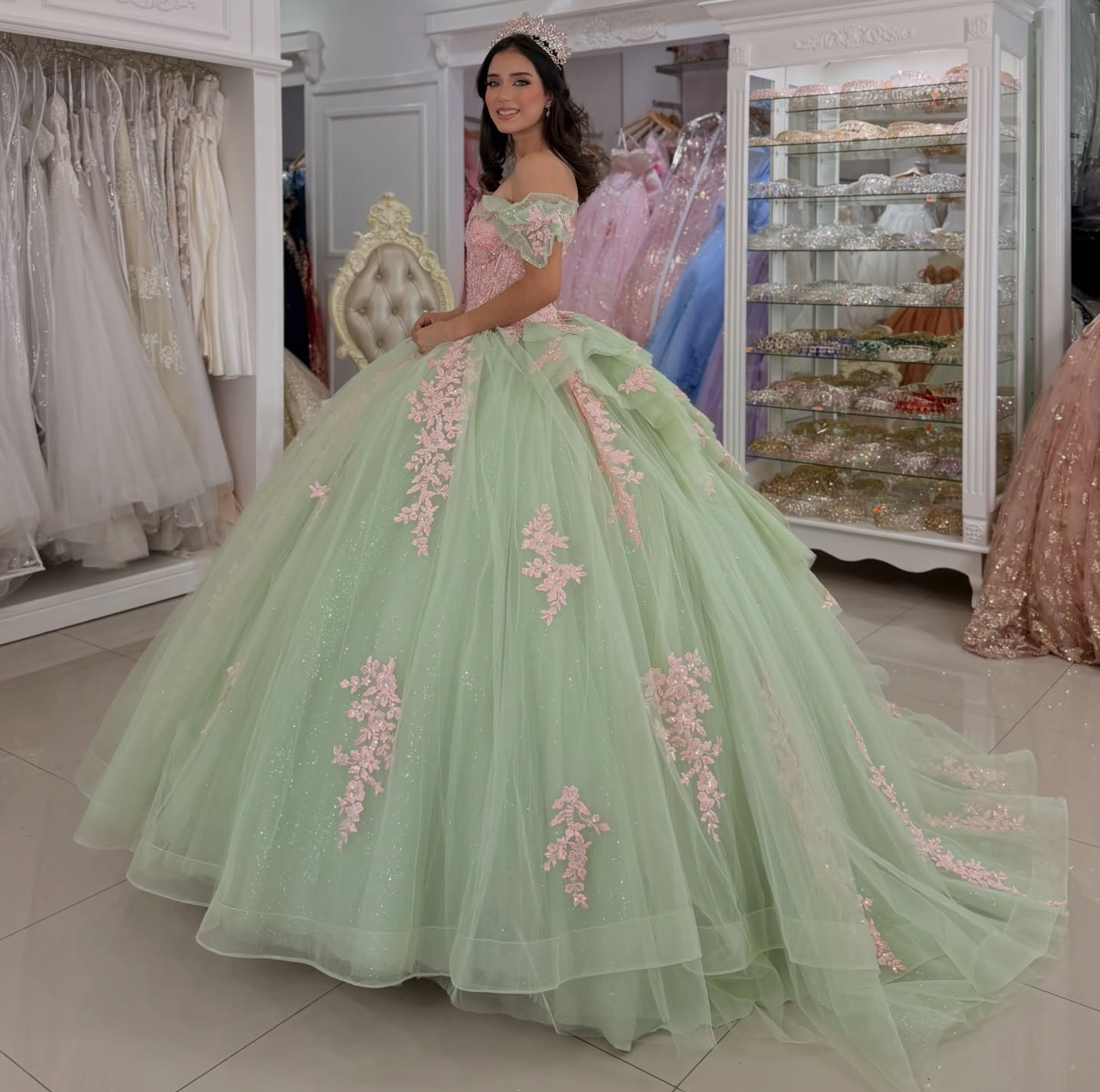 Ball Gown Lace Appliqued Green Quinceanera Dresses Off Shoulder Sweet 15 Party Gowns HE1602