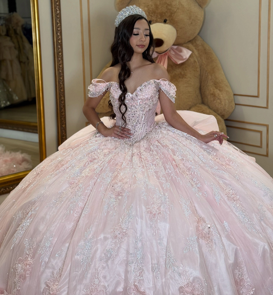 Off Shoulder Pink Quinceanera Dresses Tulle Appliqued Sweet 15 Birthday Gowns HE1712