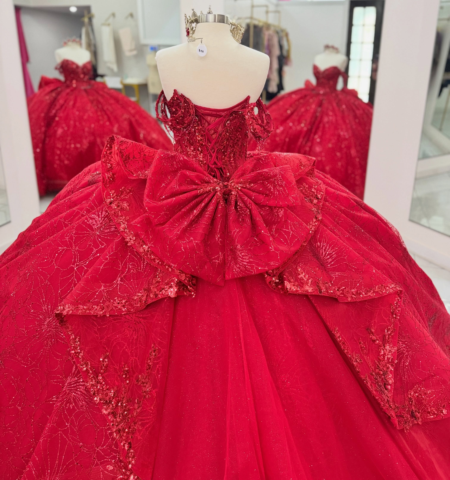 Off Shoulder Tulle Appliqued Quinceanera Dresses Ball Gown Red Sweet 16 Party Gowns HE1815